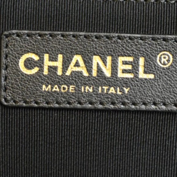 CHANEL Black Leather Medium Executive Cerf Tote - New Pristine Condition - Picture 9 of 14